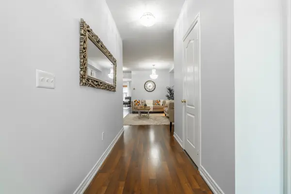 3243 Stoney CRES, Mississauga, ON L5M 0V4