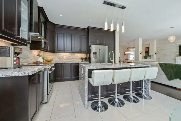 120 Rising Hill RDG, Brampton, ON L6Y 6B2