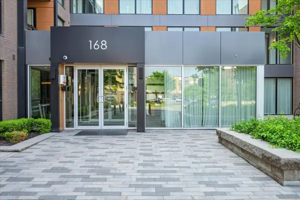 168 Sabina DR #211, Oakville, ON L6H 0W5