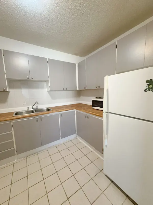 1380 Prince Of Wales DR #1401, Mooneys Bay - Carleton Heights And Area, ON K2C 3N5