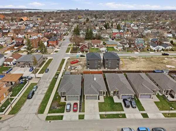 914 ELLROSE AVE, Windsor, ON N8Y 3W9