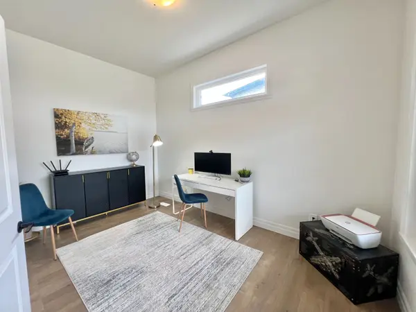 55 Lanark DR, Belleville, ON K8N 0G8