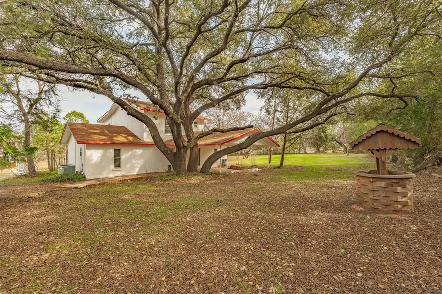 216 Broken Arrow, Comanche, TX 76442