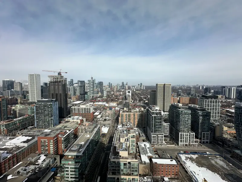 180 Front ST E #4216, Toronto C08, ON M5A 0A9