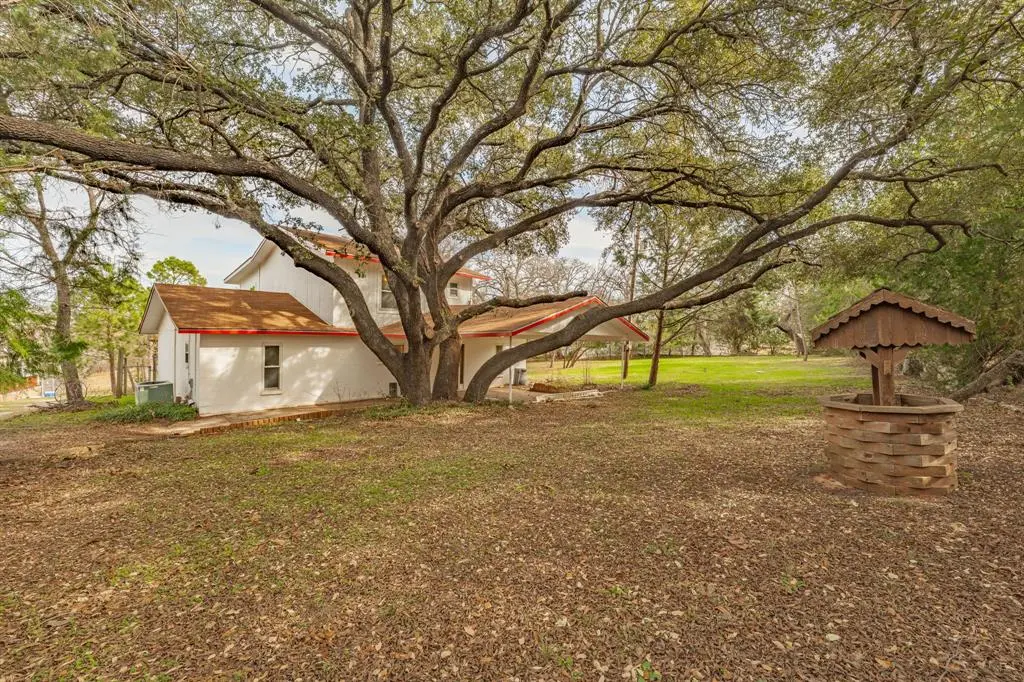 216 Broken Arrow, Comanche, TX 76442