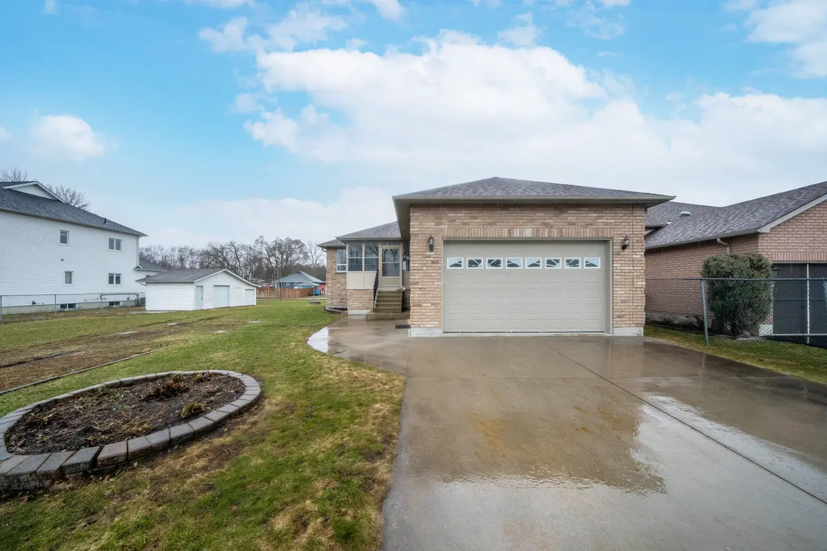 1092 Alfred ST, Innisfil, ON L0L 1C0
