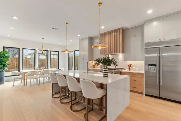 1810 Corona Street, Dallas, TX 75214