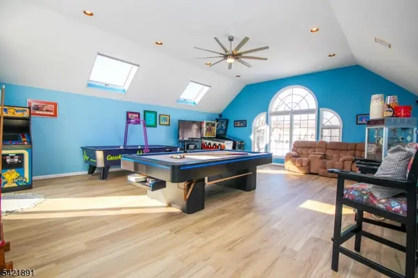 6 Meadow Lake Dr, Hardwick Twp., NJ 07825