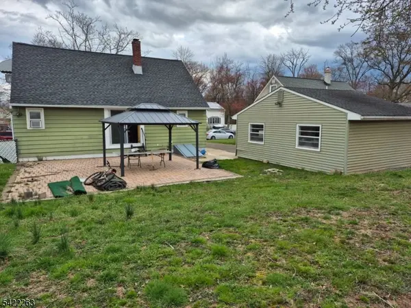 66 Independence Dr, Roselle Boro, NJ 07203