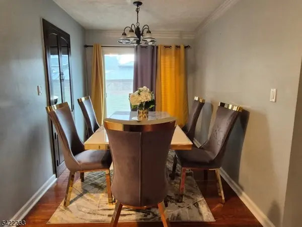 66 Independence Dr, Roselle Boro, NJ 07203