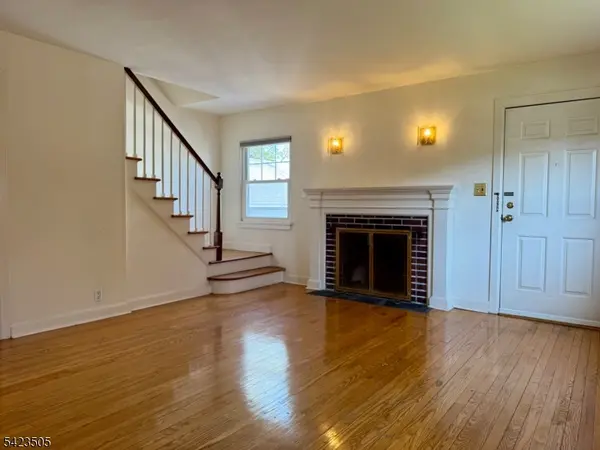 66-70 Liberty Pl #70, Palisades Park Boro, NJ 07650