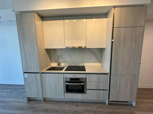 180 Front ST E #3915, Toronto C08, ON M5A 0A9