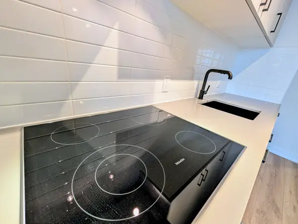 5 Quarrington LN #1202, Toronto C13, ON M3C 0S4