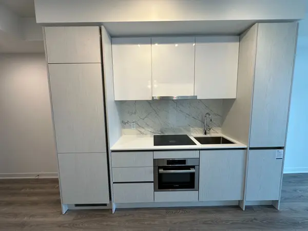 180 Front ST E #4216, Toronto C08, ON M5A 0A9