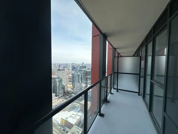 180 Front ST E #4216, Toronto C08, ON M5A 0A9