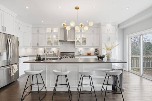 72 Dovetail DR, Richmond Hill, ON L4E 5A7