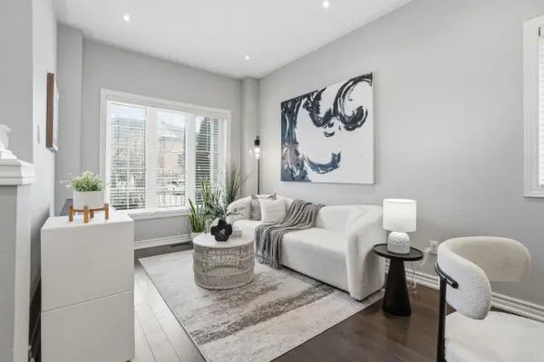 72 Dovetail DR, Richmond Hill, ON L4E 5A7