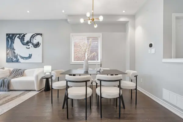 72 Dovetail DR, Richmond Hill, ON L4E 5A7