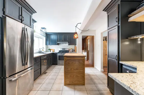 1983 Horseshoe Valley RD W, Oro-medonte, ON L4M 4Y8