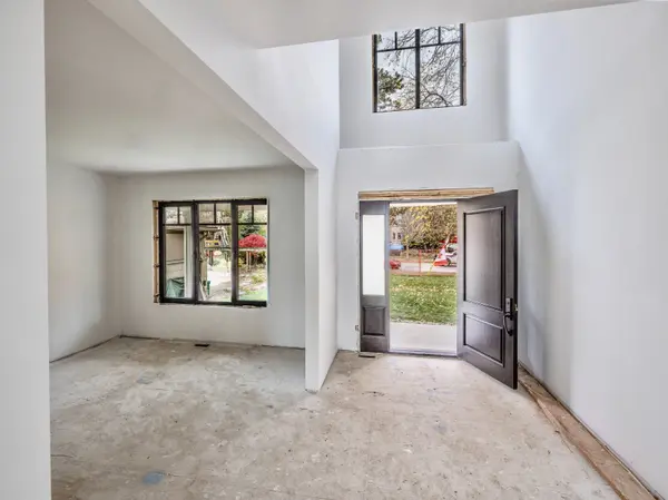 99 Lake Promenade N/A, Toronto W06, ON M8W 1A2