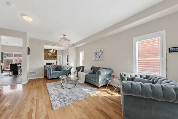 101 Cookview DR, Brampton, ON L6R 3T9