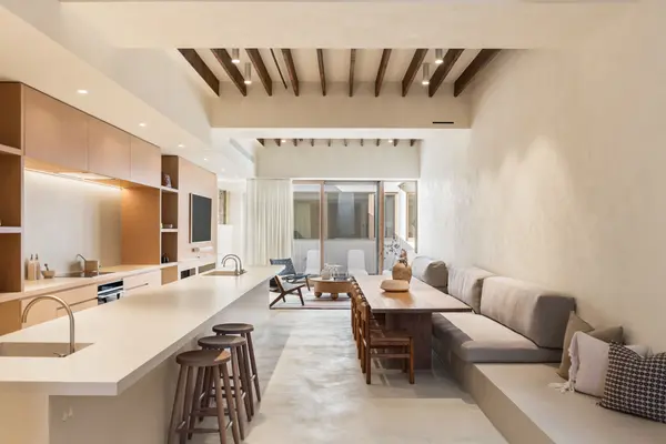 722 Lansdowne AVE, Toronto W02, ON M6H 3Y8