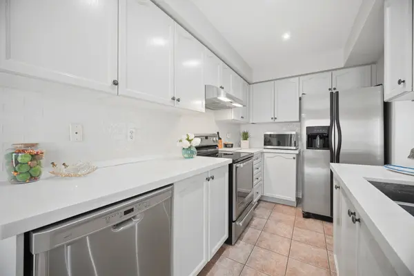 525 Novo Star DR #179, Mississauga, ON L5W 1Y1