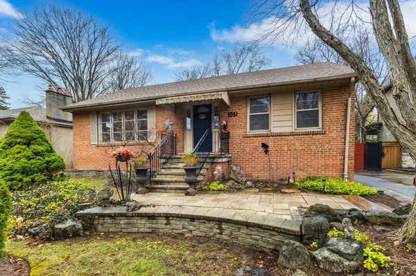 1051 Melvin AVE, Oakville, ON L6J 2V8