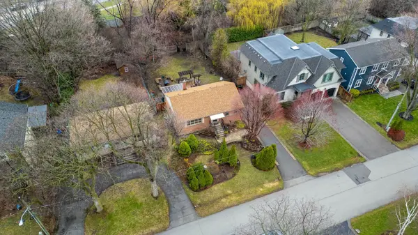 1051 Melvin AVE, Oakville, ON L6J 2V8