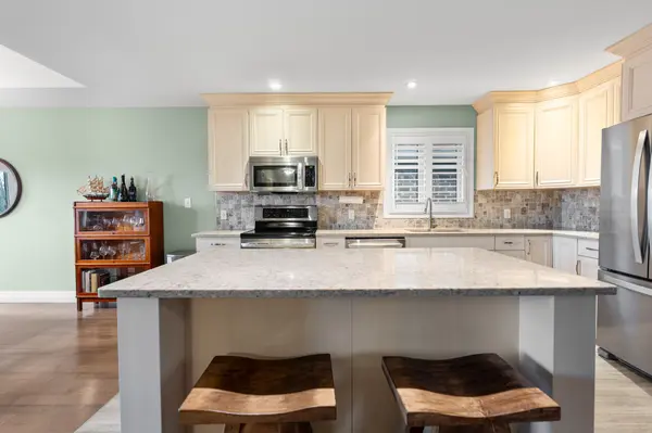 89 Hartwood CRES, Greater Napanee, ON K7R 0A8