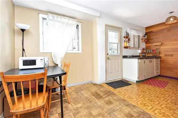 960 Meadowlands DR, Mooneys Bay - Carleton Heights And Area, ON K2C 0K3