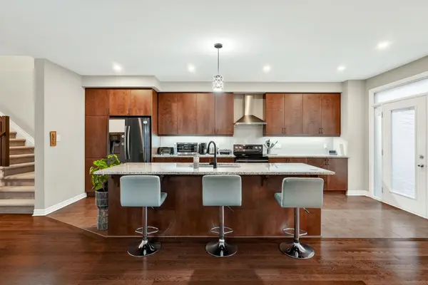 216 Helen Rapp WAY, Blossom Park - Airport And Area, ON K1T 0P6