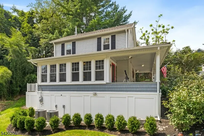 14 Mcdonald St, High Bridge Boro, NJ 08829