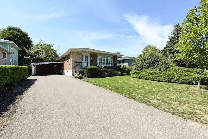 13 Armbro AVE, Brampton, ON L6Y 1X1