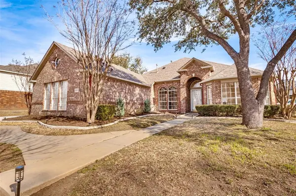 2908 Saint Vincent Drive, Mansfield, TX 76063