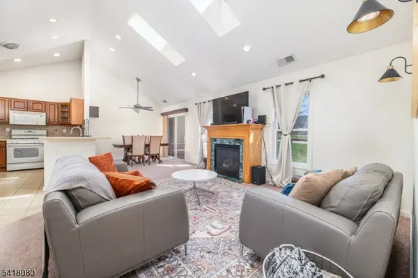 5 Bramble Ct, Hardyston Twp., NJ 07419