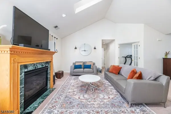 5 Bramble Ct, Hardyston Twp., NJ 07419