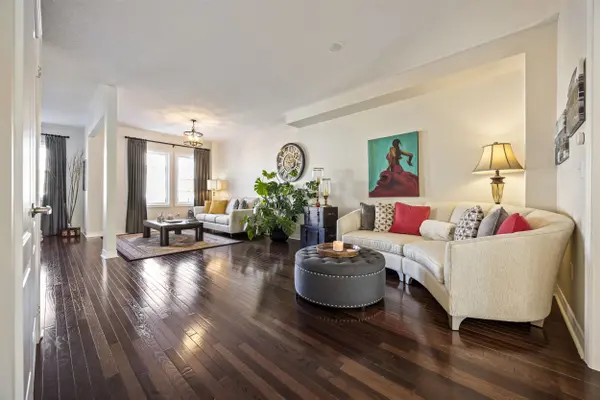 1721 Carousel DR, Pickering, ON L1X 0C1