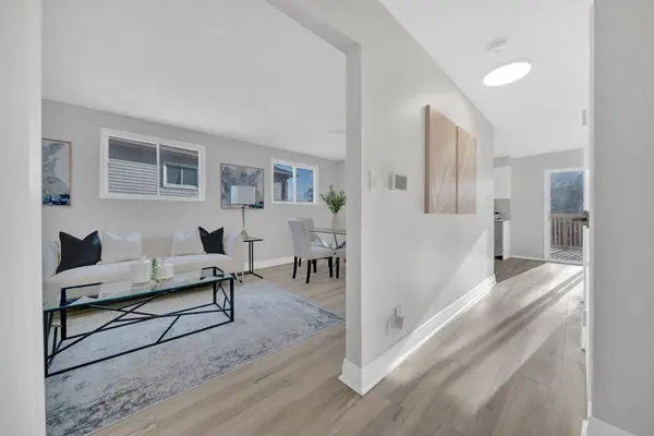 581 Pondtail CT #Upper, Oshawa, ON L1K 2C7