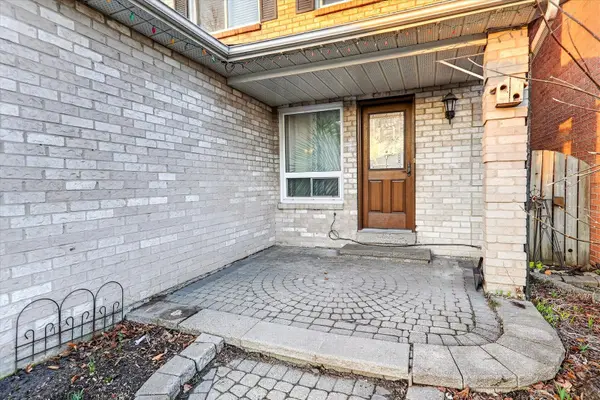 35 Harley DR, Ajax, ON L1S 5X6