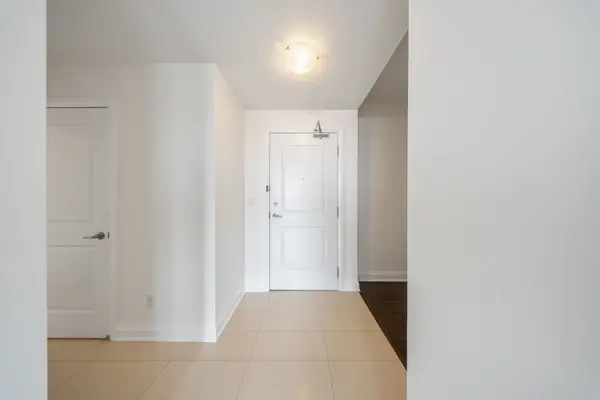 24 Woodstream BLVD #315, Vaughan, ON L4L 8C4