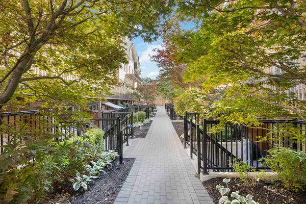 380 Hopewell AVE #121, Toronto W04, ON M6E 2S2