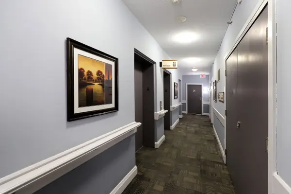 810 Scollard CT #809, Mississauga, ON L5V 0A4