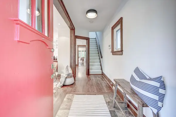 61 Government RD, Toronto W08, ON M8X 1W3