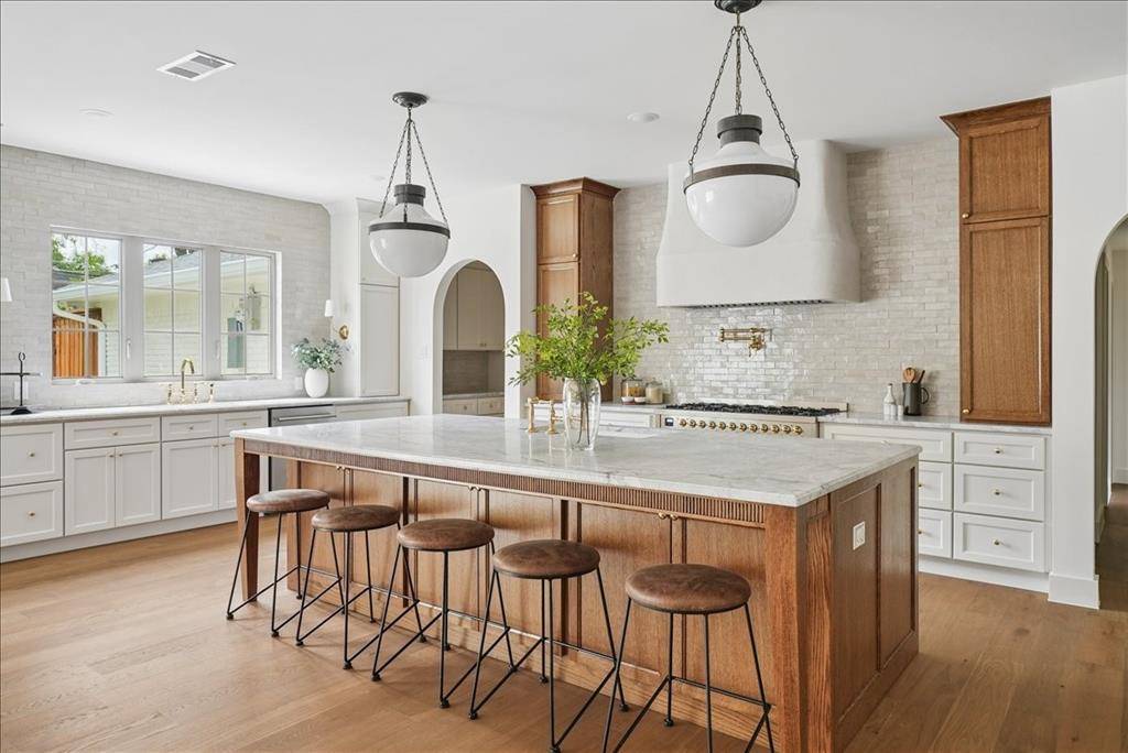 4366 Willow Lane, Dallas, TX 75244