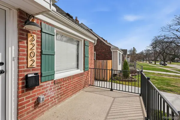 3202 N Connecticut AVE, Royal Oak, MI 48073