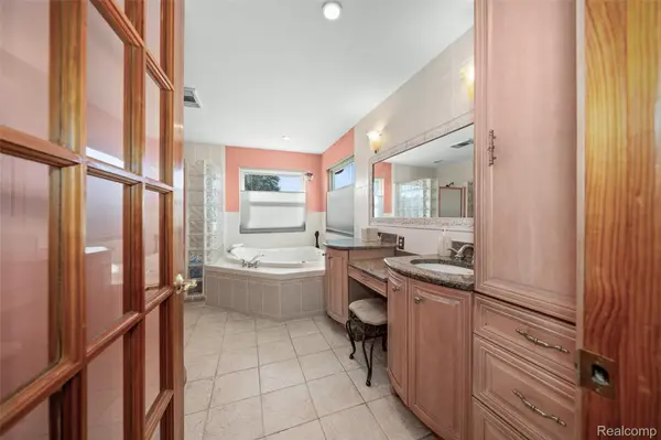 7214 Cardinal ST, Clay Township, MI 48001