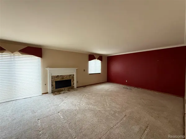 26 Parkplace Central, Allen Park, MI 48101