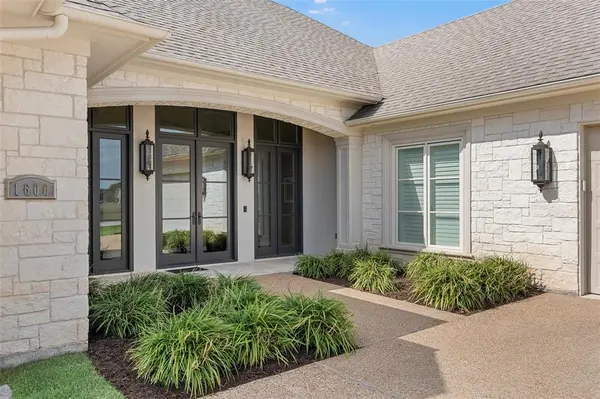 1600 Ridgewood Drive, Waco, TX 76710