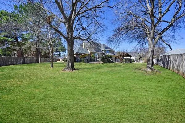 800 Ridgedale Court, Southlake, TX 76092